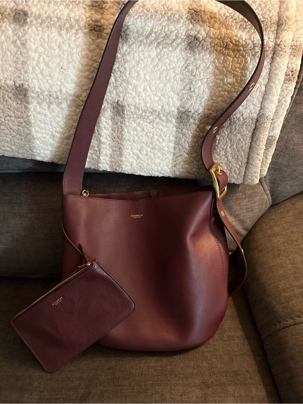 Coach Bleeker bucket bag (Merlot) - Picture 1 of 2